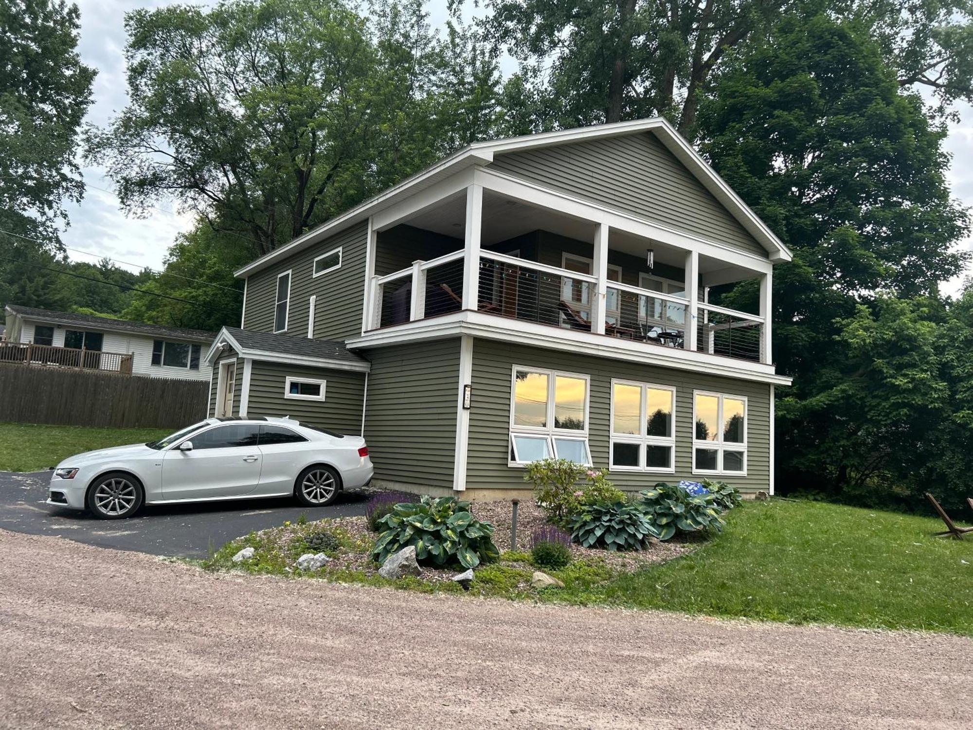 Roberts House 3 *